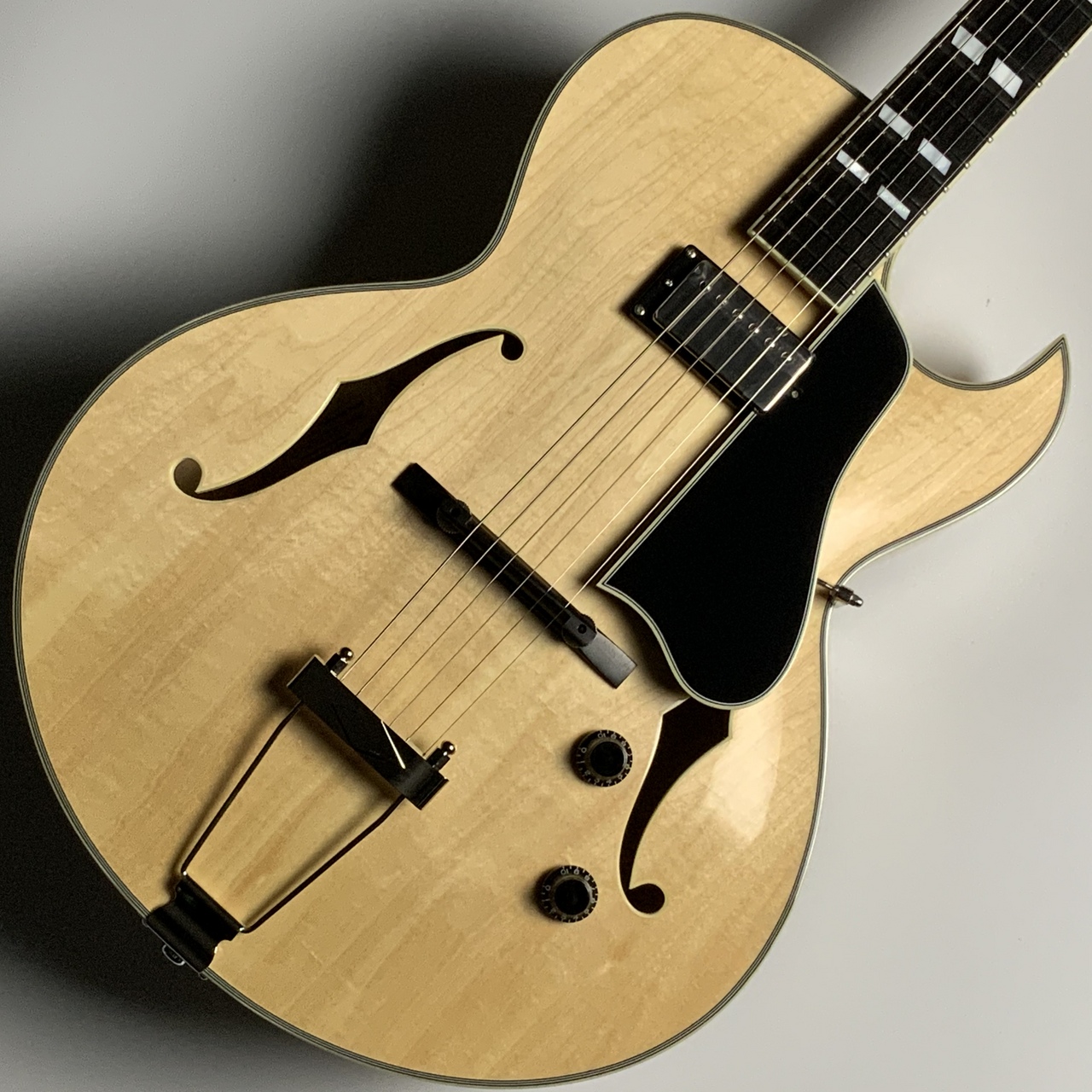 Eastman AR-175CE P-90 Blonde - エレキギター