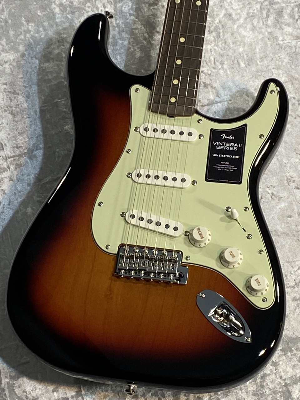 Fender Vintera II 60s Stratocaster 3-Color Sunburst 【SN