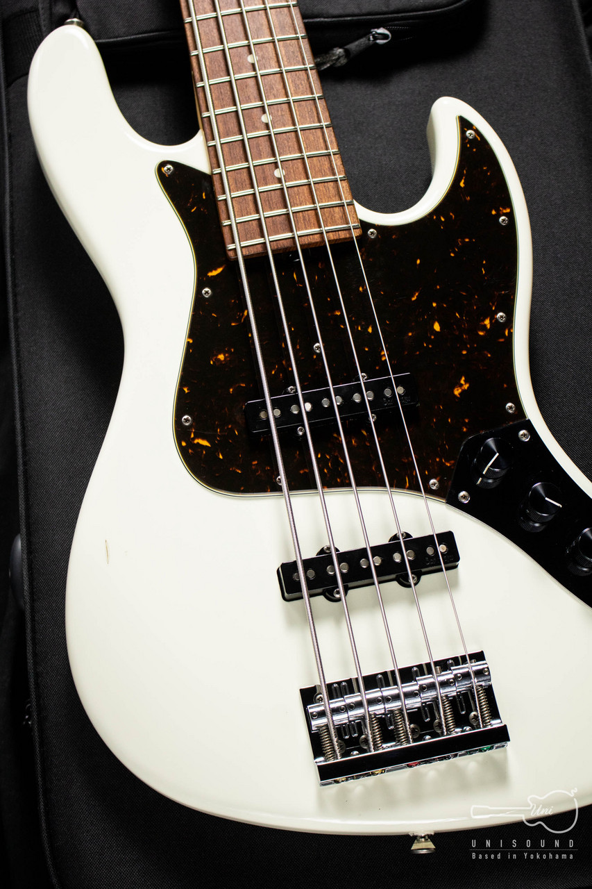 ベース Sadowsky / Metroline Express RV5E SGG Sadowskyの中でも非常に高いクオリティと驚きの価格を実現する