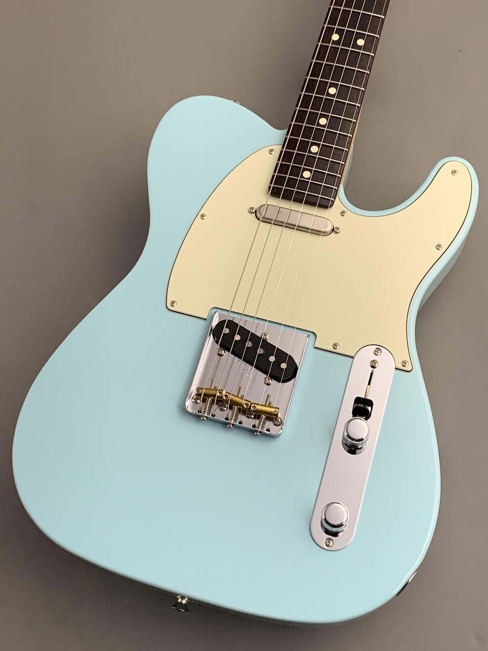 Fender Made in Japan Hybrid II FSR Collection Telecaster Daphne