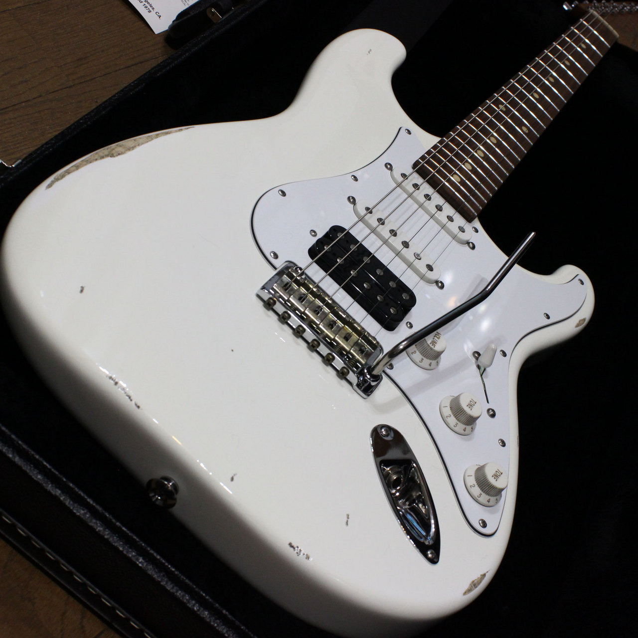 Suhr Classic Antique Light Aging Pau Ferro指板 Oliympic White サー