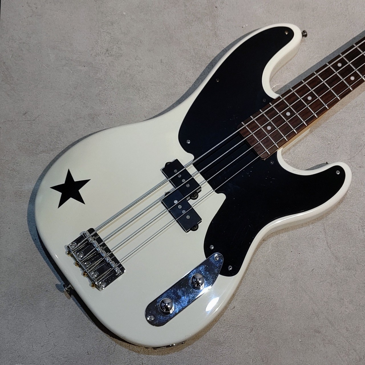 Squier by Fender Mike Dirnt Precision Bass（中古/送料無料）【楽器 ...