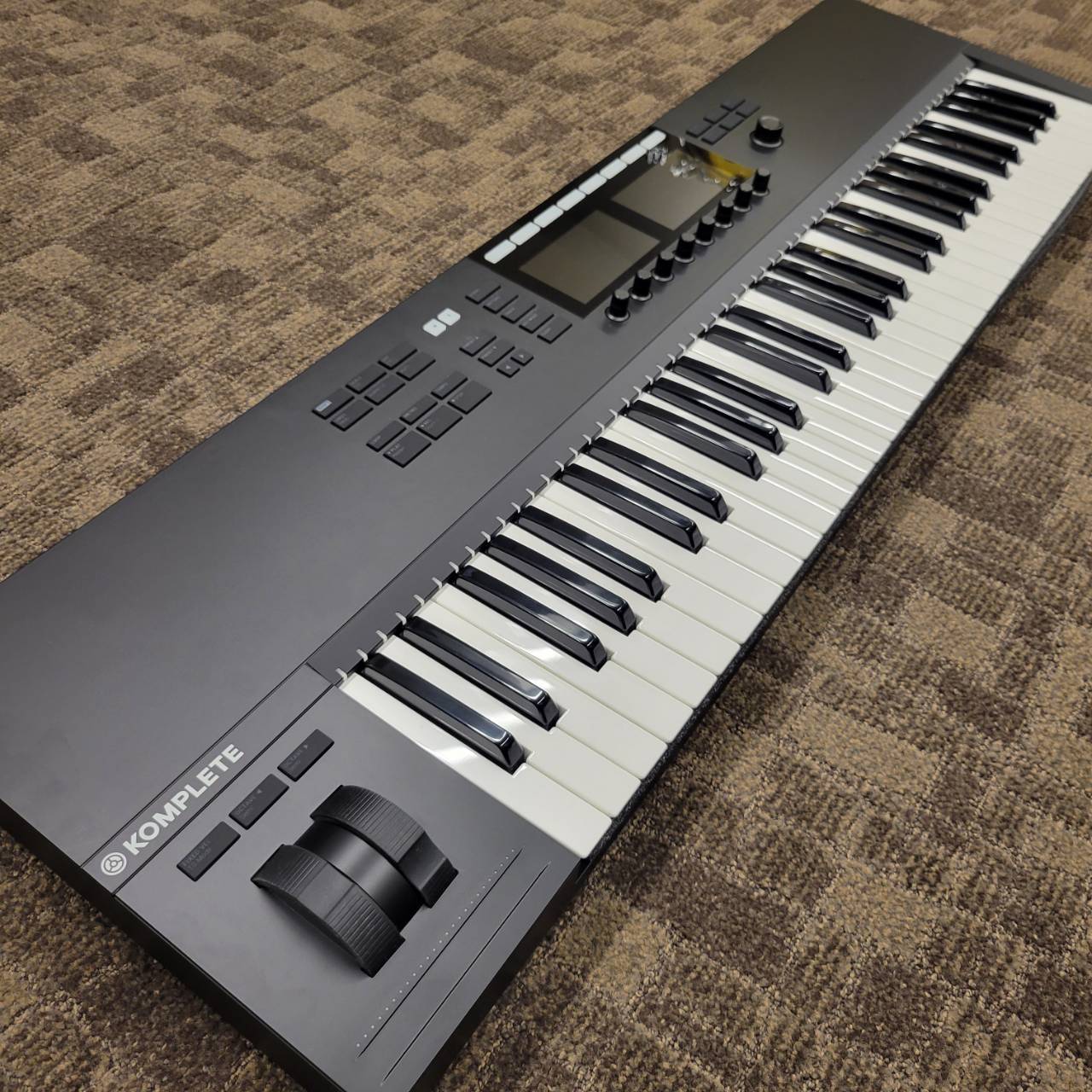 NATIVE INSTRUMENTS KOMPLETE KS61 MK2（中古/送料無料）【楽器検索