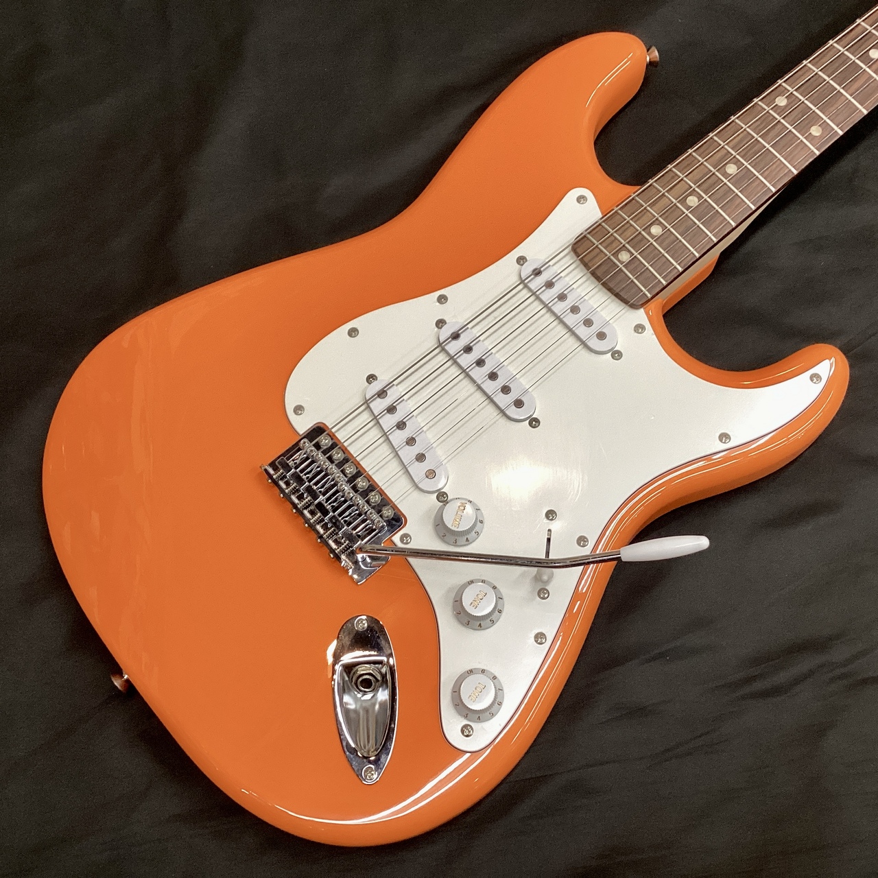 ギタースクワイヤー Squier by Fender stratcaster - エレキギター