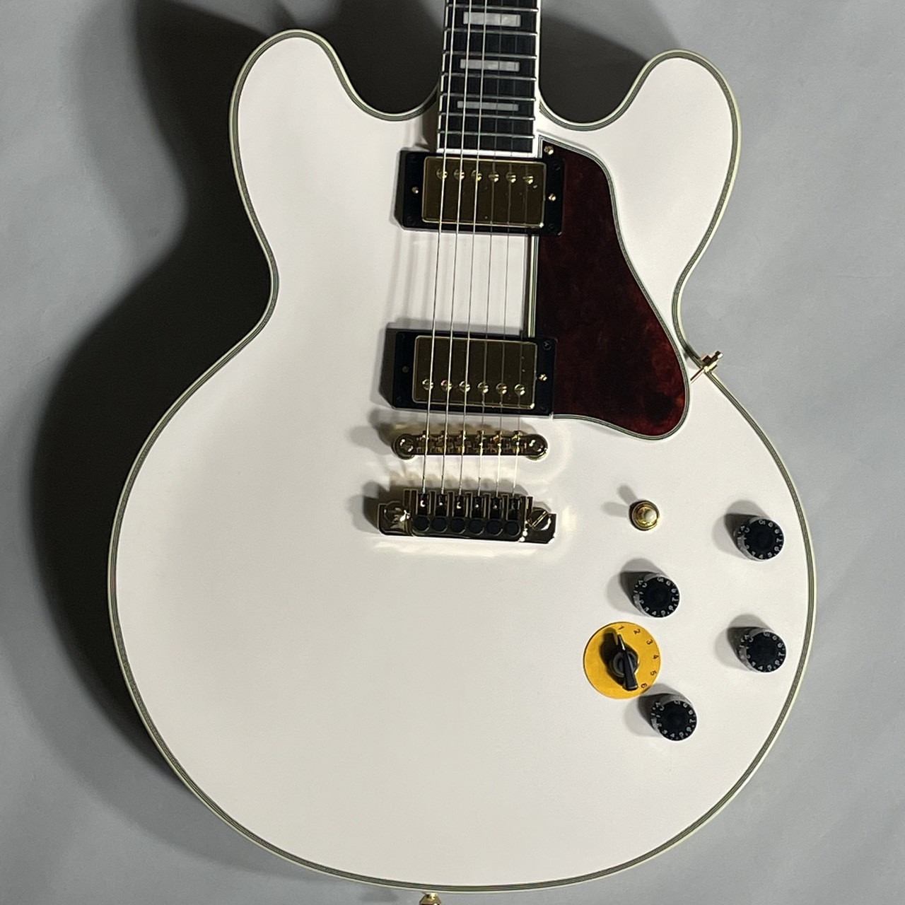 Epiphone B.B. King Lucille Bone White セミアコギター ボーン