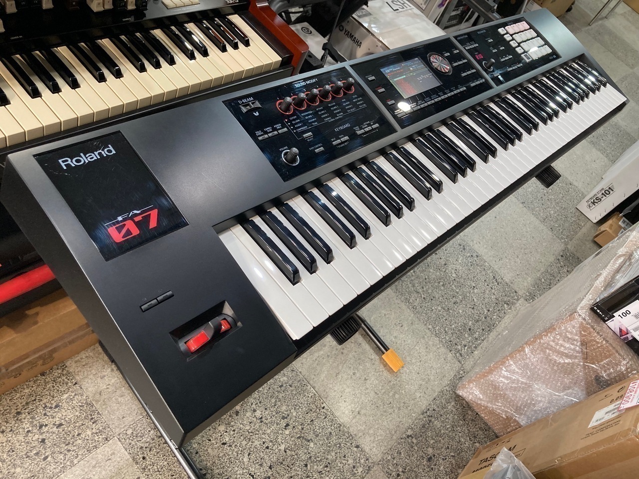 ローランド(Roland) FA-06(ハードケースつき)