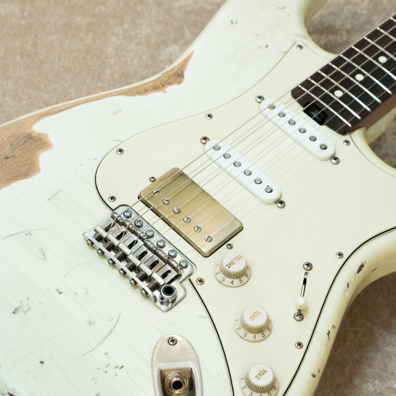 Iconic Guitars Solana Vintage Modern Heavy Aged -Vintage White