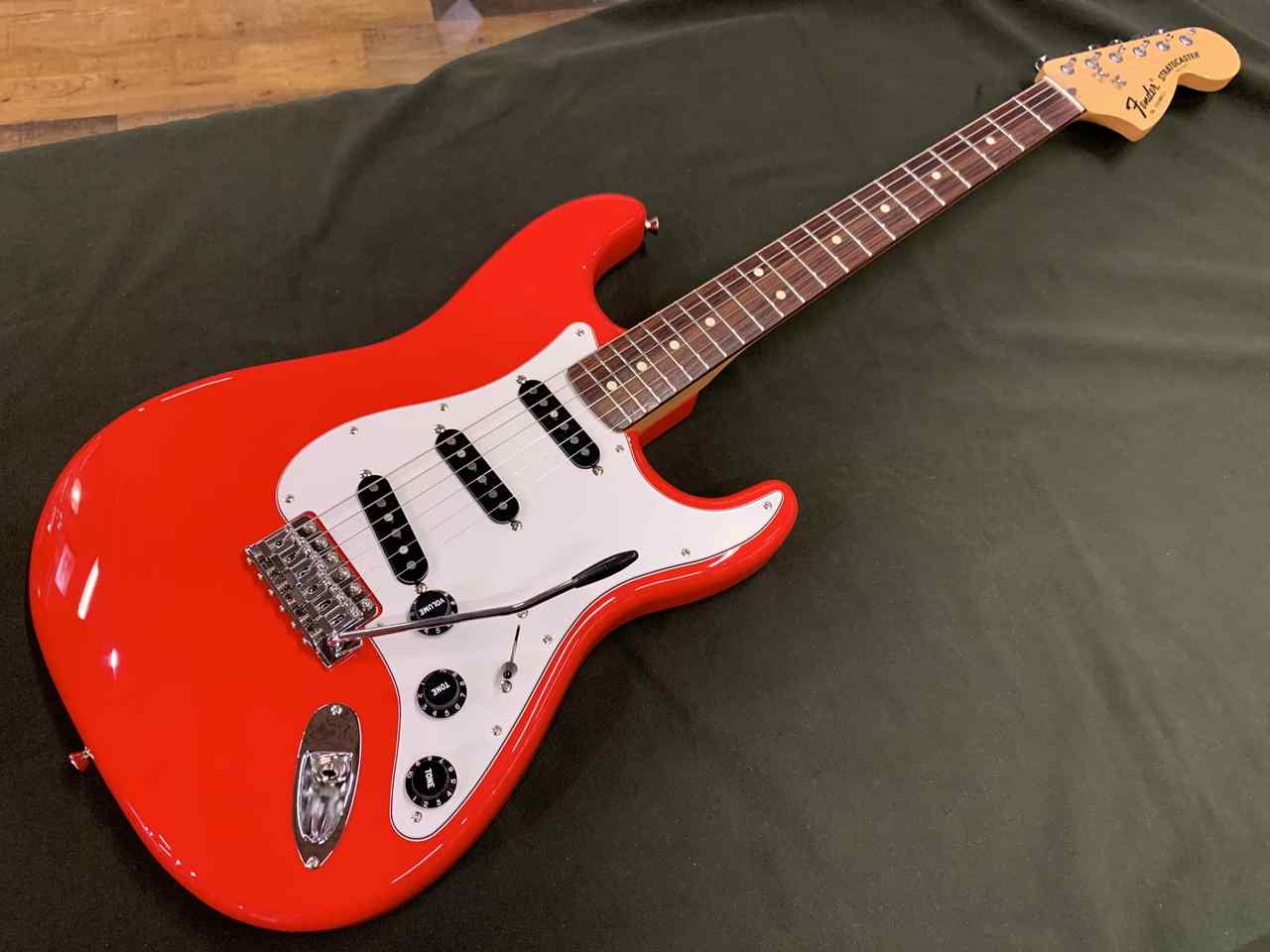 FENDER フェンダーフェンダー エレキギター Made in Japan 2022 Limited International Color  Stratocast