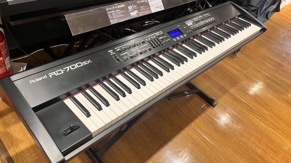 ◆送料無料◆Roland ステージピアノ RD-700SX シンセサイザー即購入歓迎です