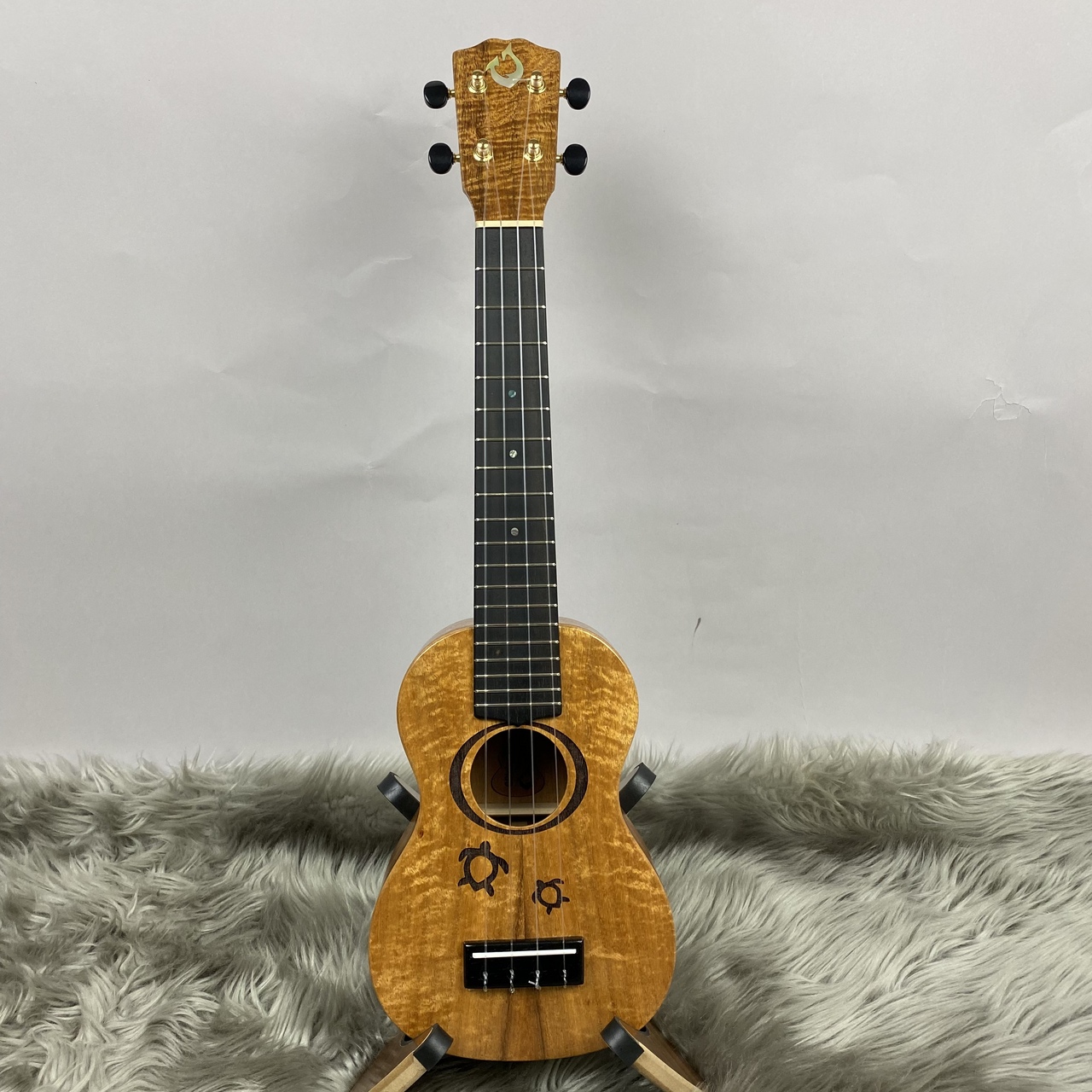 通販店G Strig Ukulele Gストリング　ウクレレ　コンサートカスタムモデル 本体