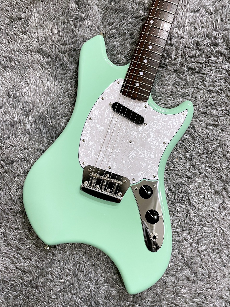 applebeat 様専用）FENDER LIMITED SWINGER エレキギター - フェンダー ...