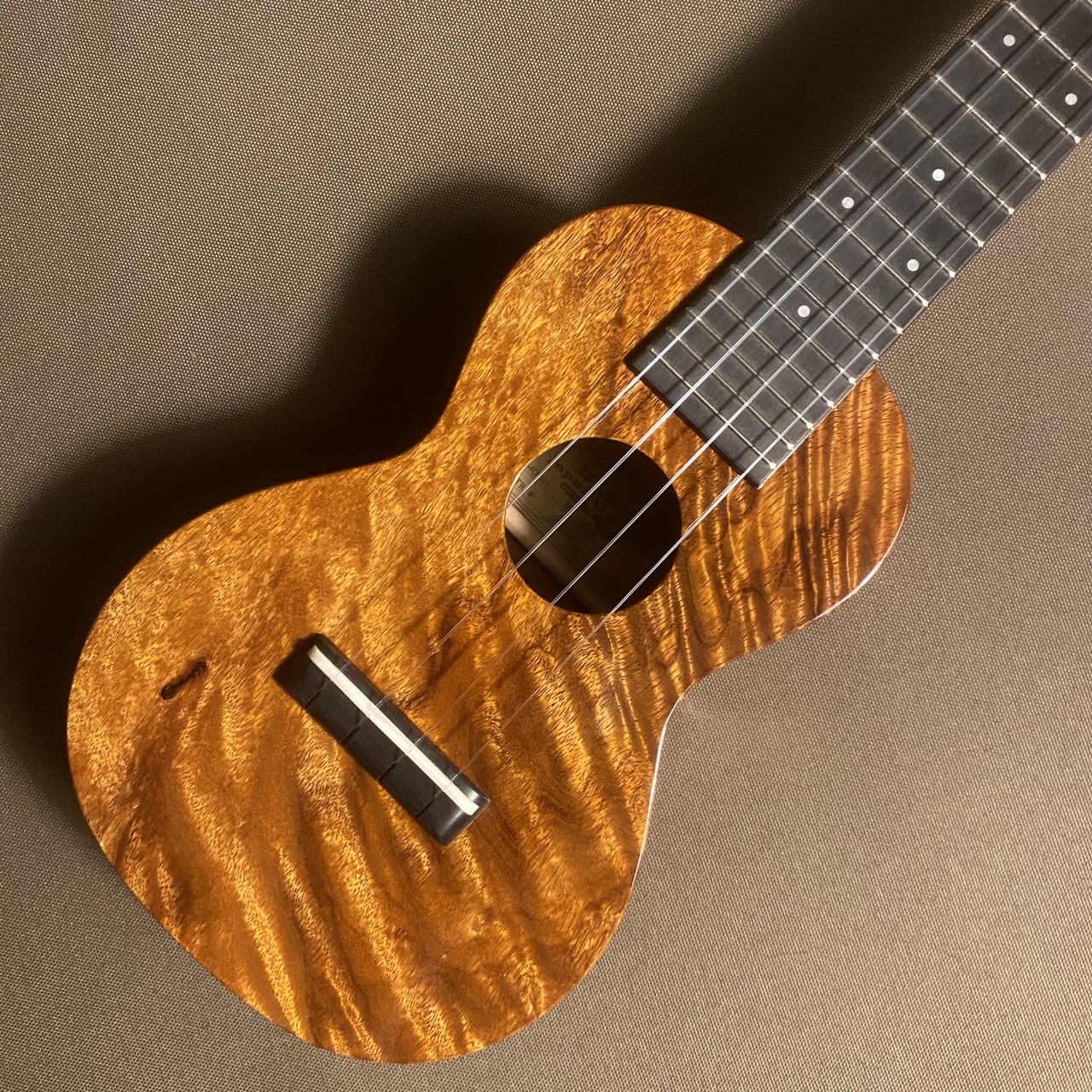 Tikitiki ukulele eco-s スプルース ハワイアンコア - 弦楽器