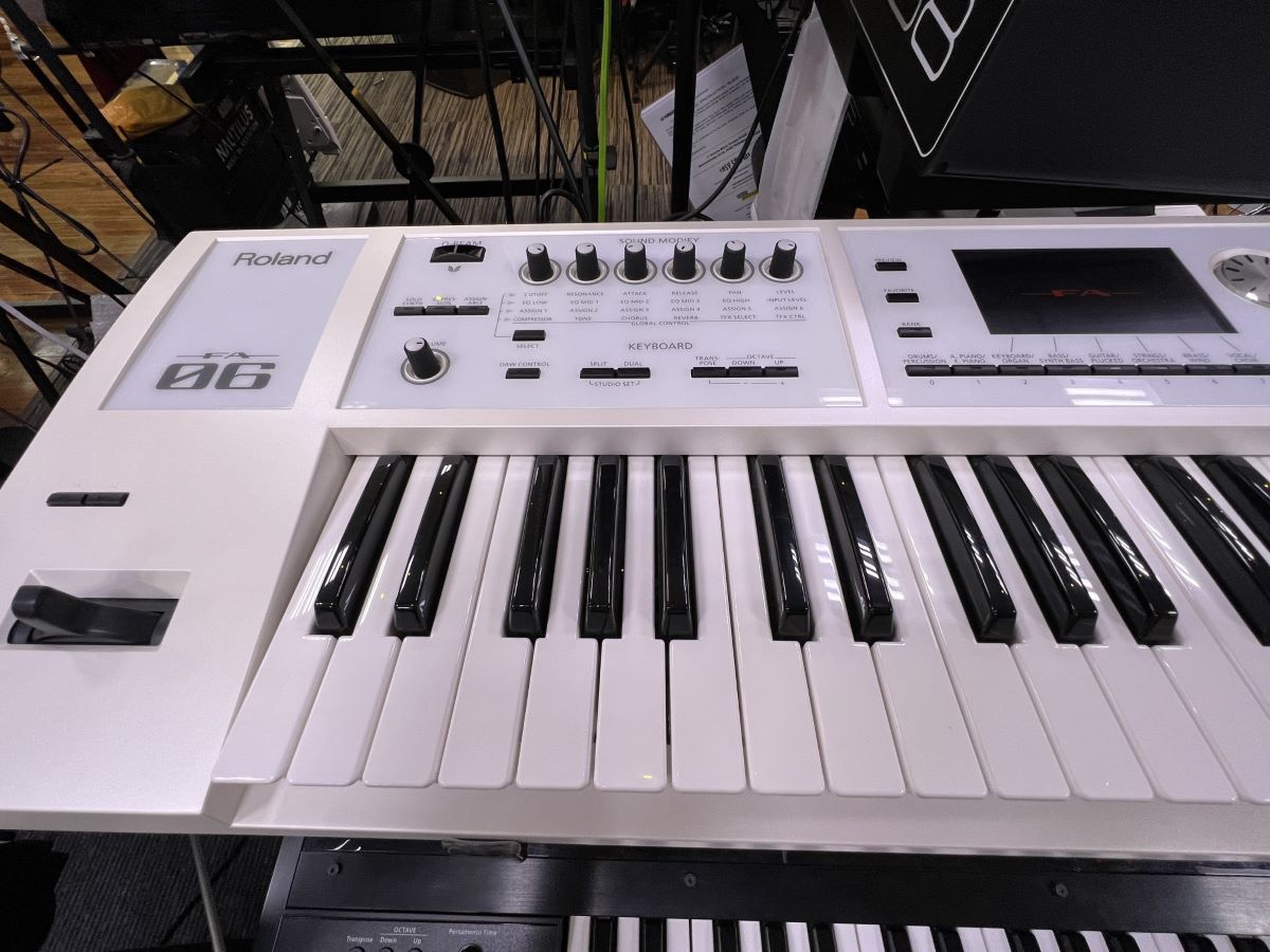 Roland FA-06-SC【ローランド】【大人気シンセ】【FAシリーズ】（中古