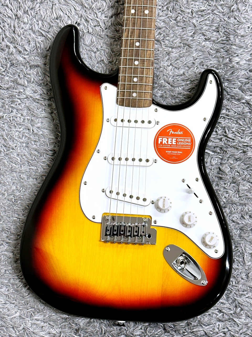 Squier by Fender Affinity Series Stratocaster 3-Color Sunburst