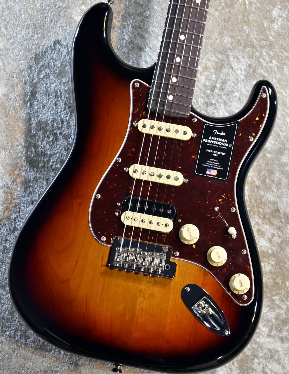 Fender AMERICAN PROFESSIONAL II STRATOCASTER HSS 3-Color Sunburst