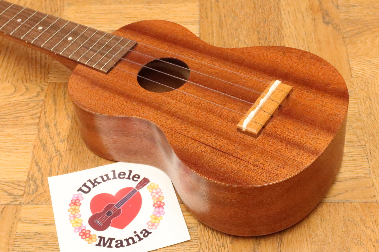 Famous FS-1G Mahogany Soprano Ukulele ウクレレ (+3点初心者セット