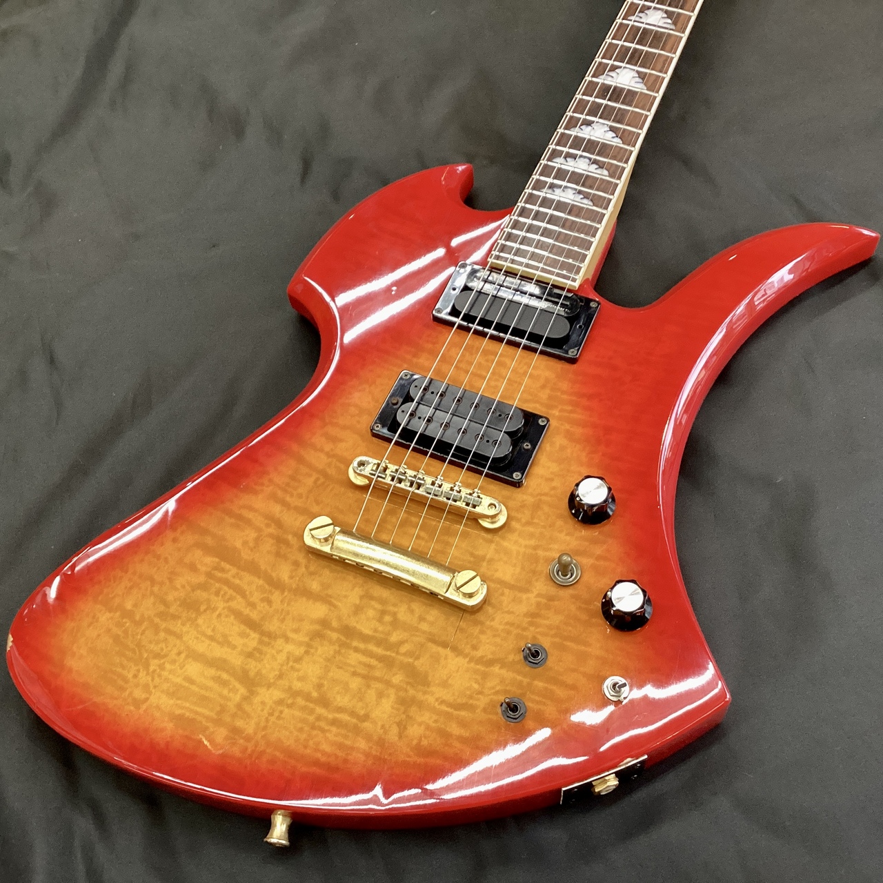 B.C.RICH Mockingbird モッキンバード デカRロゴ 雲インレイ - エレキ ...