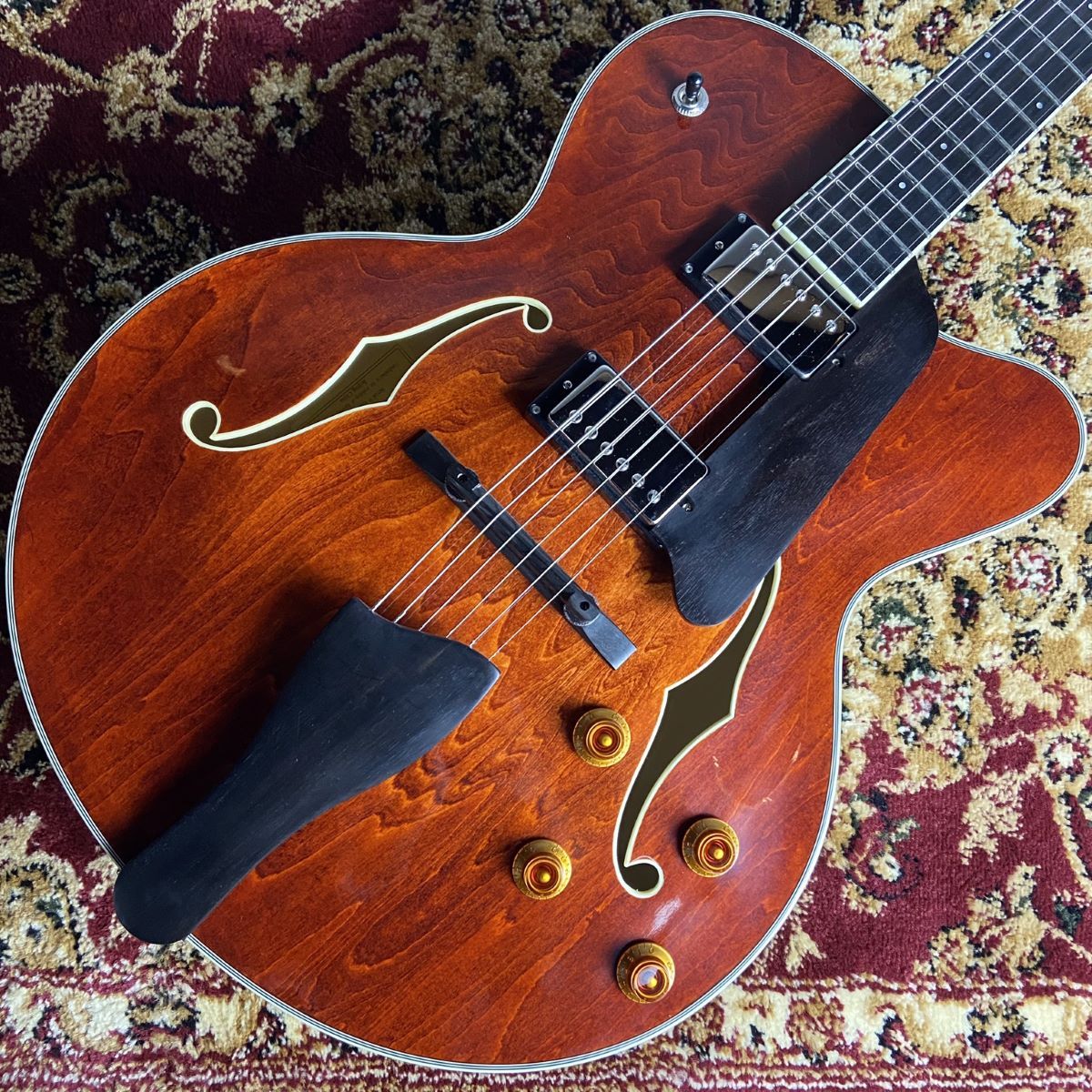 Eastman (ｲｰｽﾄﾏﾝ) AR403CE/D Classic Antique Red (Ply-wood series