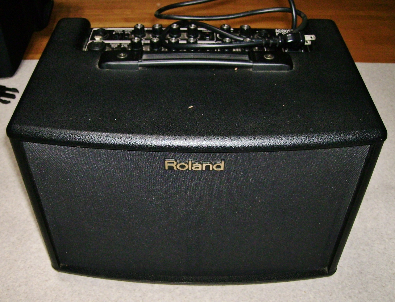 Roland AC-60 アコギ専用 小型・高性能のステレオ・モニター・アンプ