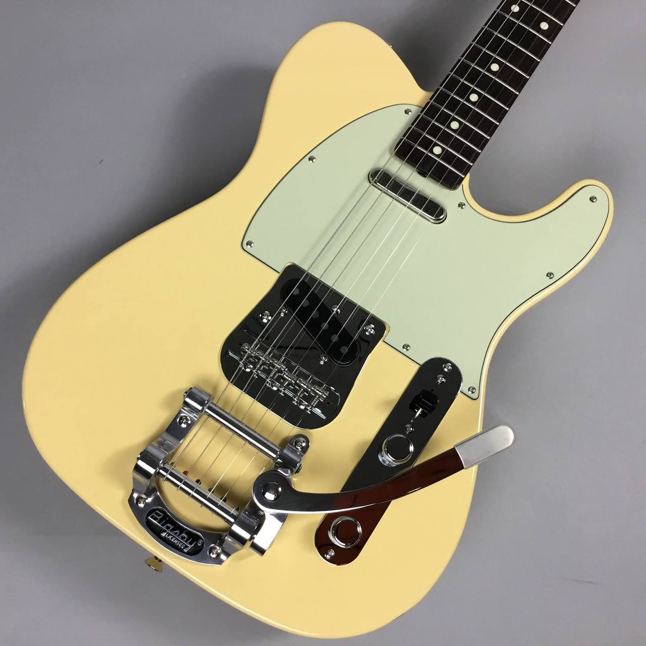 ビグスビー】Bacchus Telecaster Bigsby White - 楽器/器材