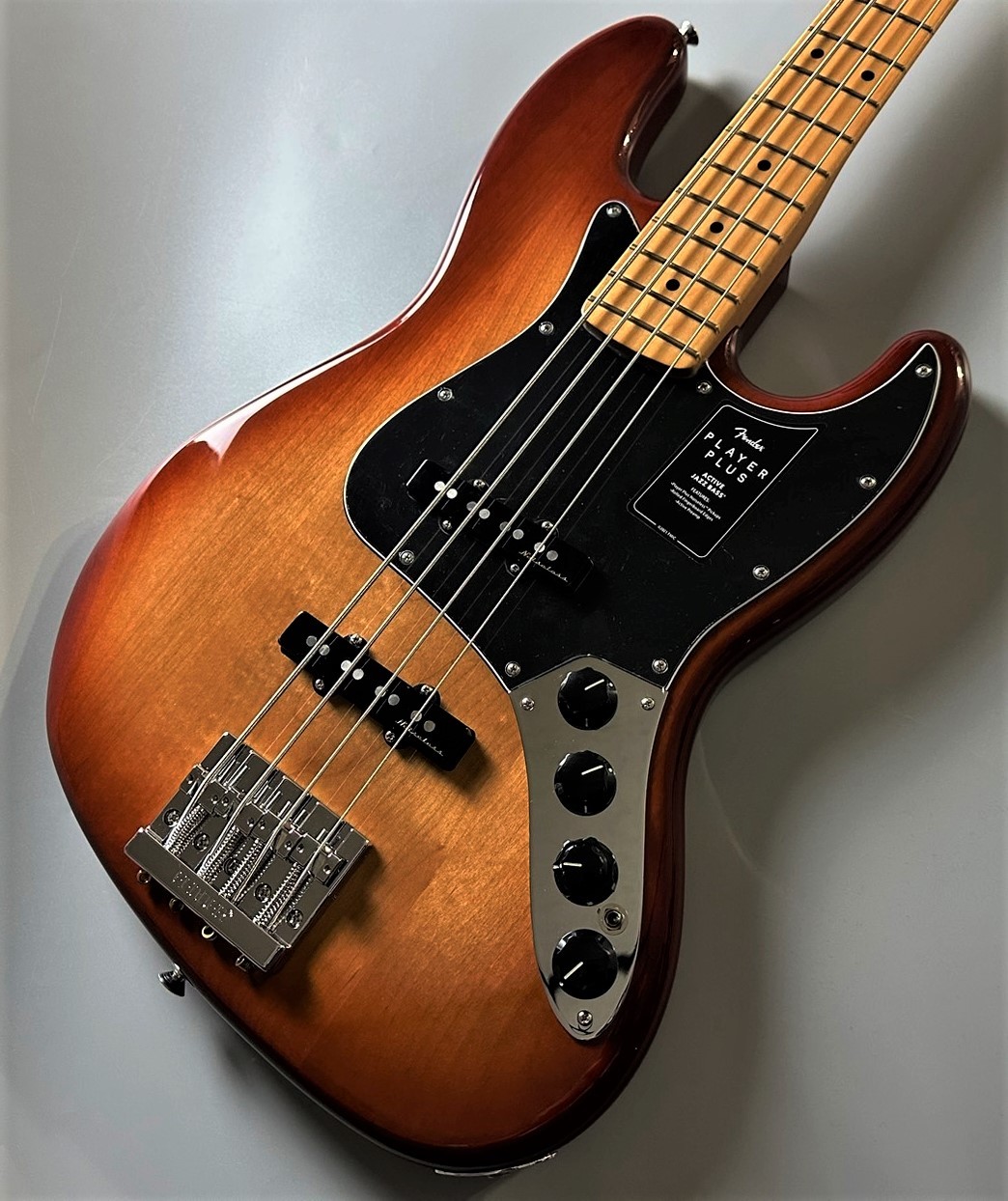 Fender Player Plus Jazz Bass Sienna Sunburst エレキベース ジャズ