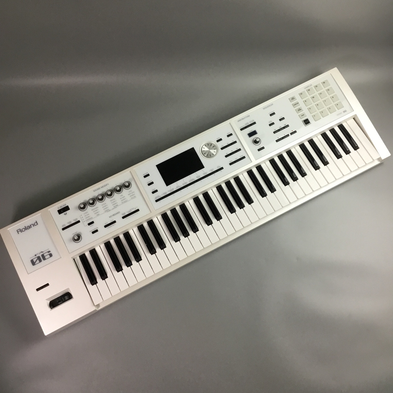 Roland FA-06-SC 限定ホワイト 61鍵盤【展示品】（新品特価/送料無料