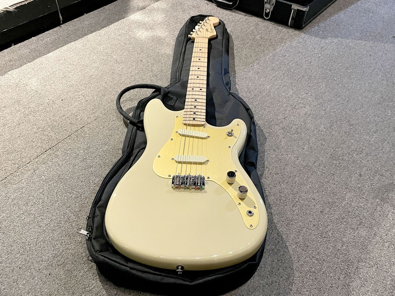 Squier by Fender Classic Vibe Duo-Sonic '50s Desert Sand（中古