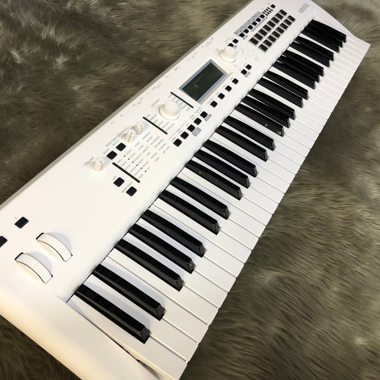 KORG KROSS2-61 (KROSS2-61-SC 限定ホワイト) 【店頭展示品特価】（B級