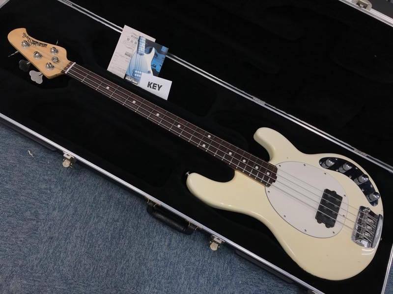 MusicMan StingRay White ミュージックマン スティングレイ www