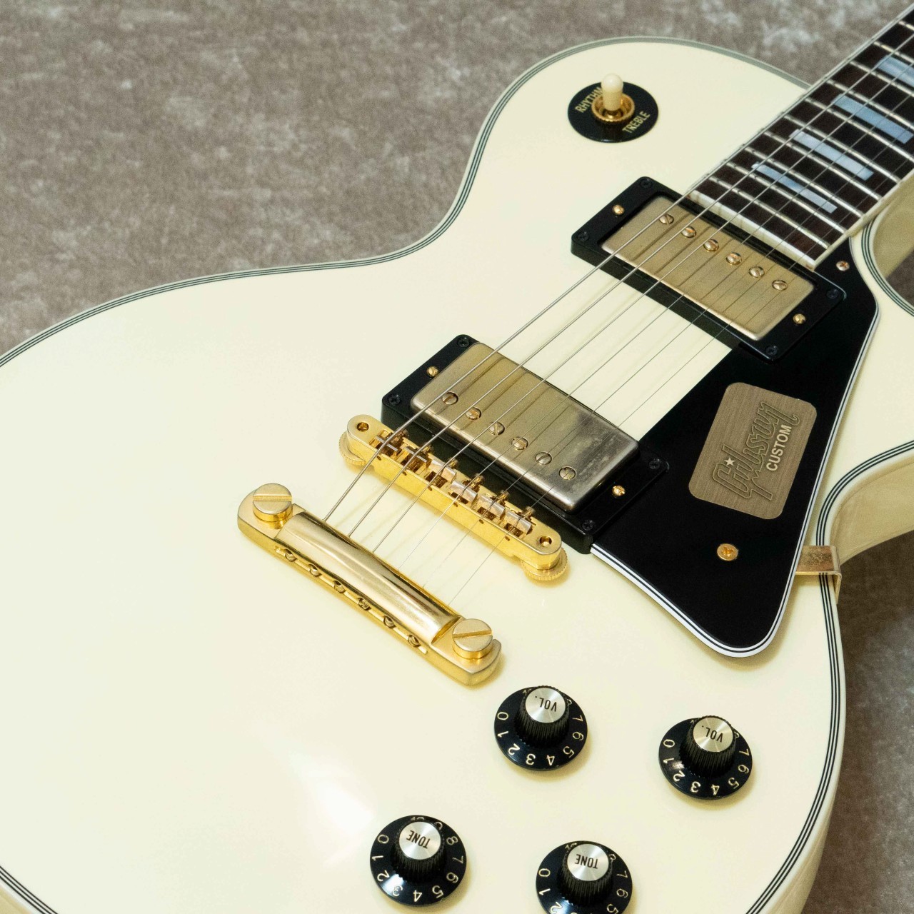 Gibson Custom Shop 1974 Les Paul Custom VOS Aged Classic White 2016年製