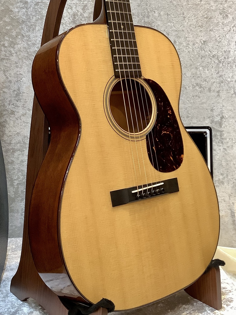 Martin 【月末特価～10/31まで!!】【動画】【超美品】CTM 00-18 Sitka