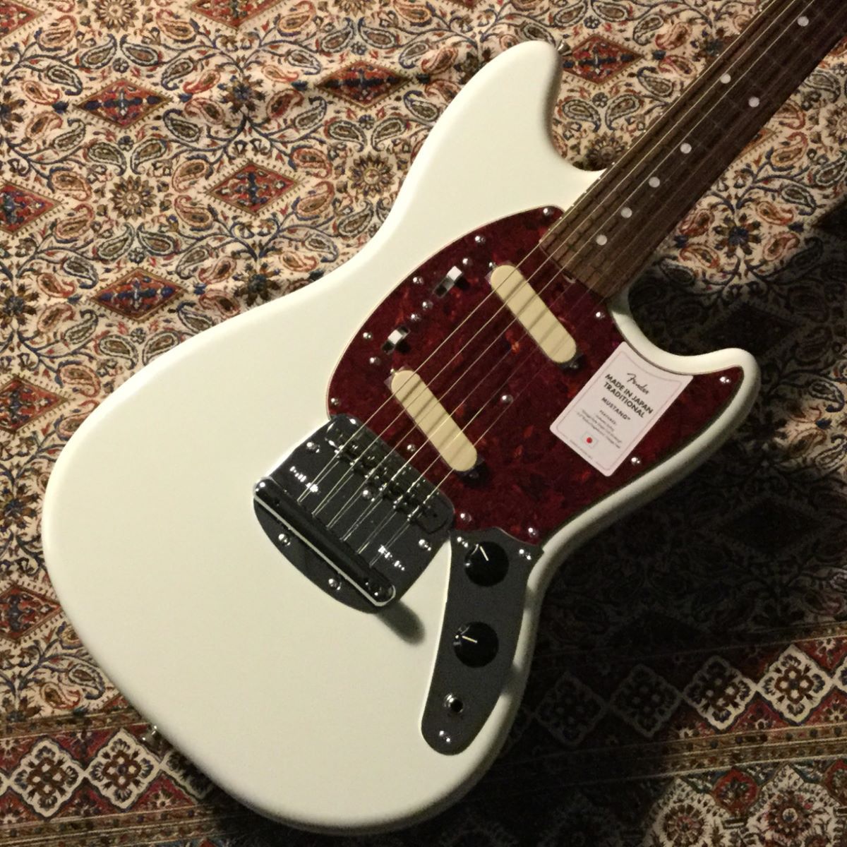 予約販売 エレキギター Fender トレモロ付 mustang エレキギター