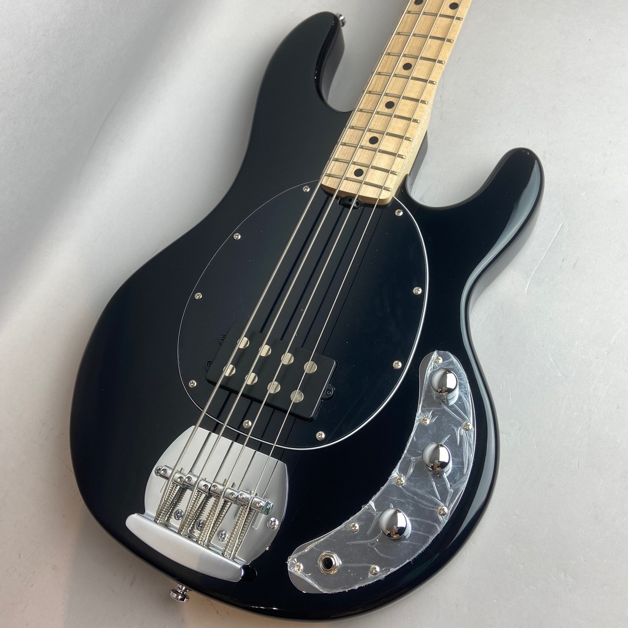 Sterling by MUSIC MAN STINGRAY RAY4 BK エレキベースSUB RAY4 【B級