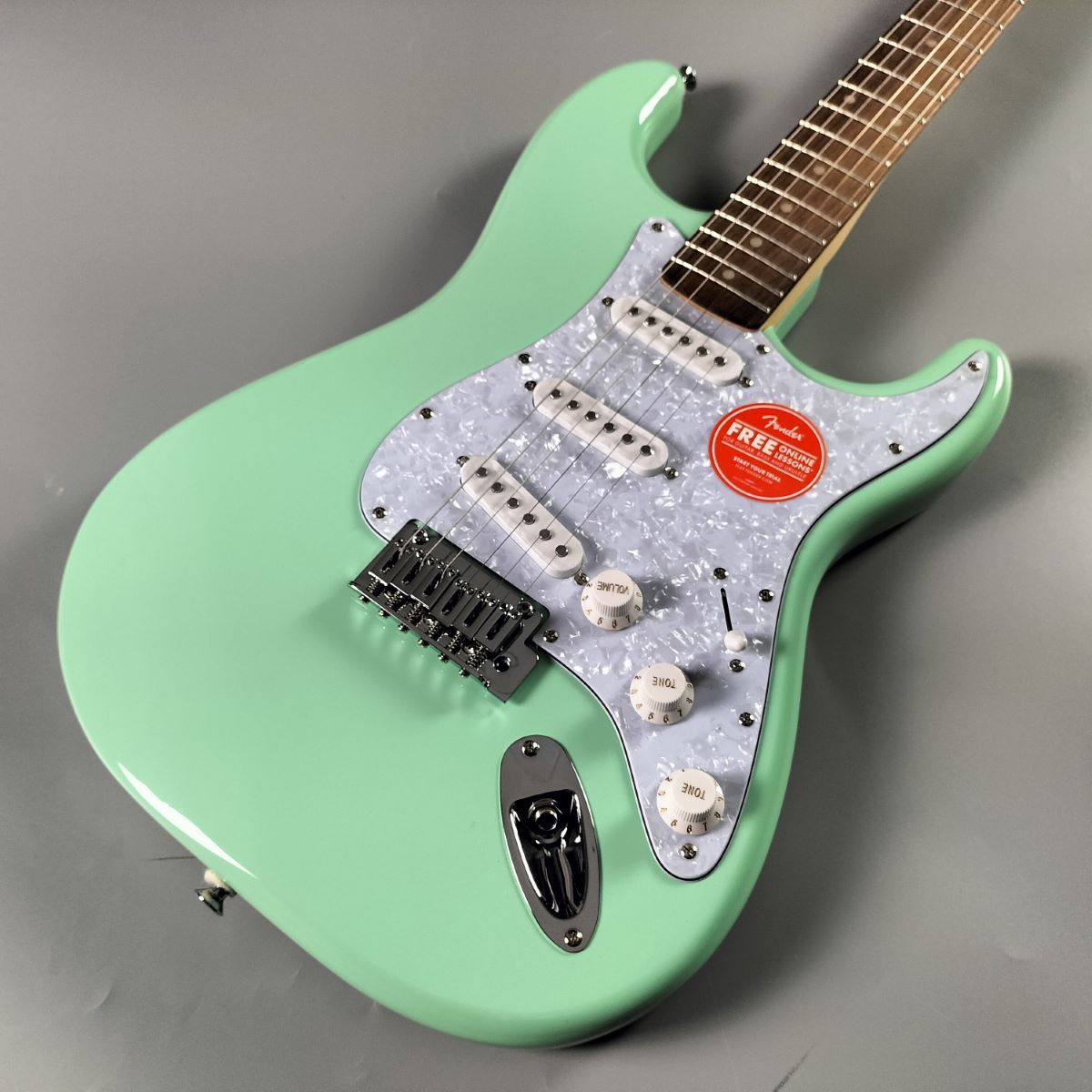 Squier by Fender FSR Affinity Stratocaster White Pearl Surf Green