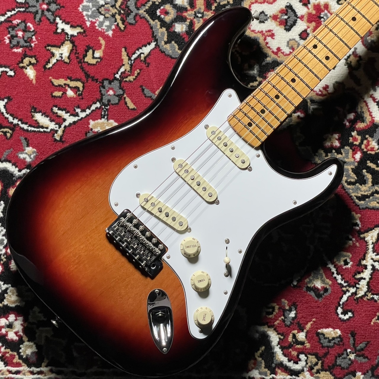 Fender Jimi Hendrix Stratocaster 3 Color Sunburst エレキギター