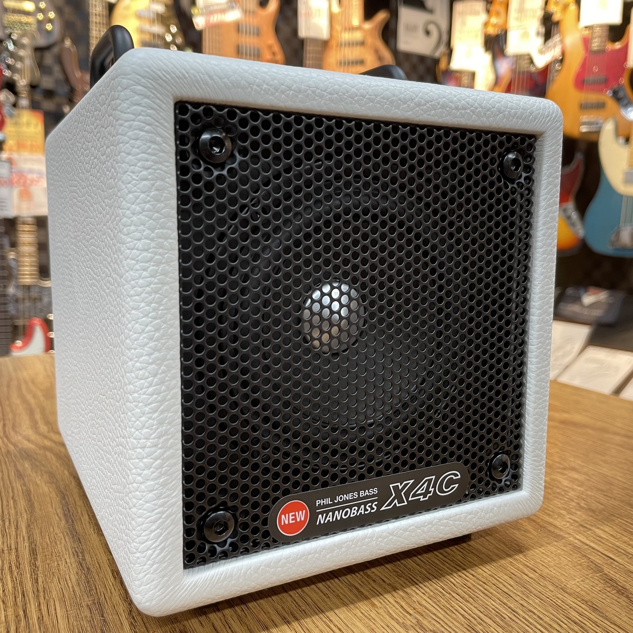 Phil Jones Bass NANOBASS X4C WHITE（新品/送料無料）【楽器検索