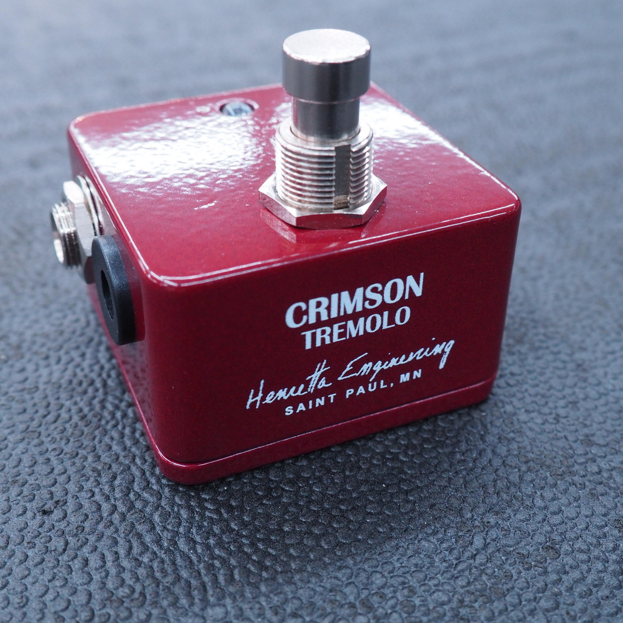 henretta crimson tremolo