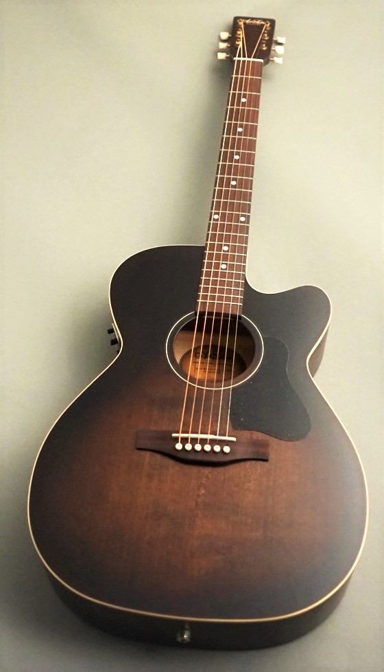 Art&Lutherie Legacy Bourbon Burst CW Q1T【カナダ製】【カッタウェイ