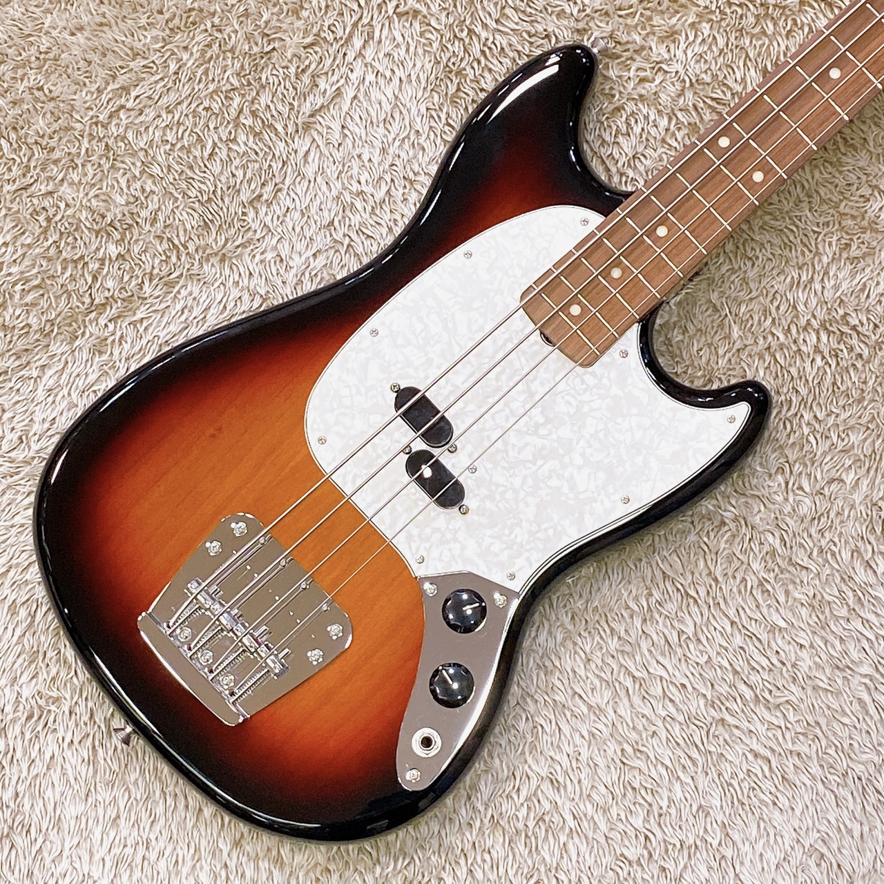 Fender Vintera '60s Mustang Bass 3-Color Sunburst / Pau Ferro