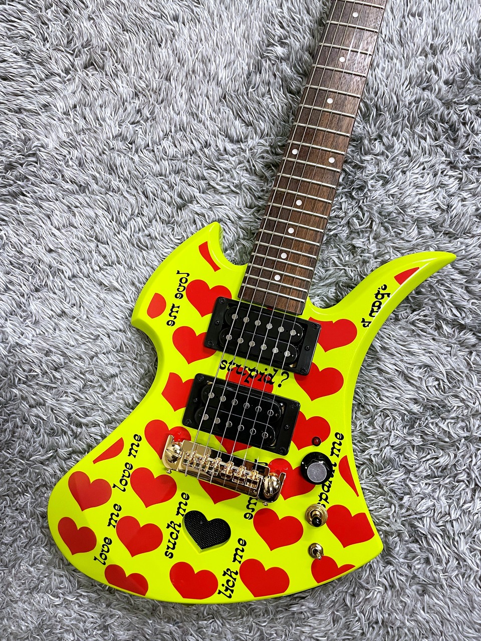 ☆BURNY☆MG Yellow Heart Jr. MG-Jr. アンプ内蔵ミニギター 美品 モッキンバード HIDEモデル イエローハート  FERNANDES☆ - 楽器、器材