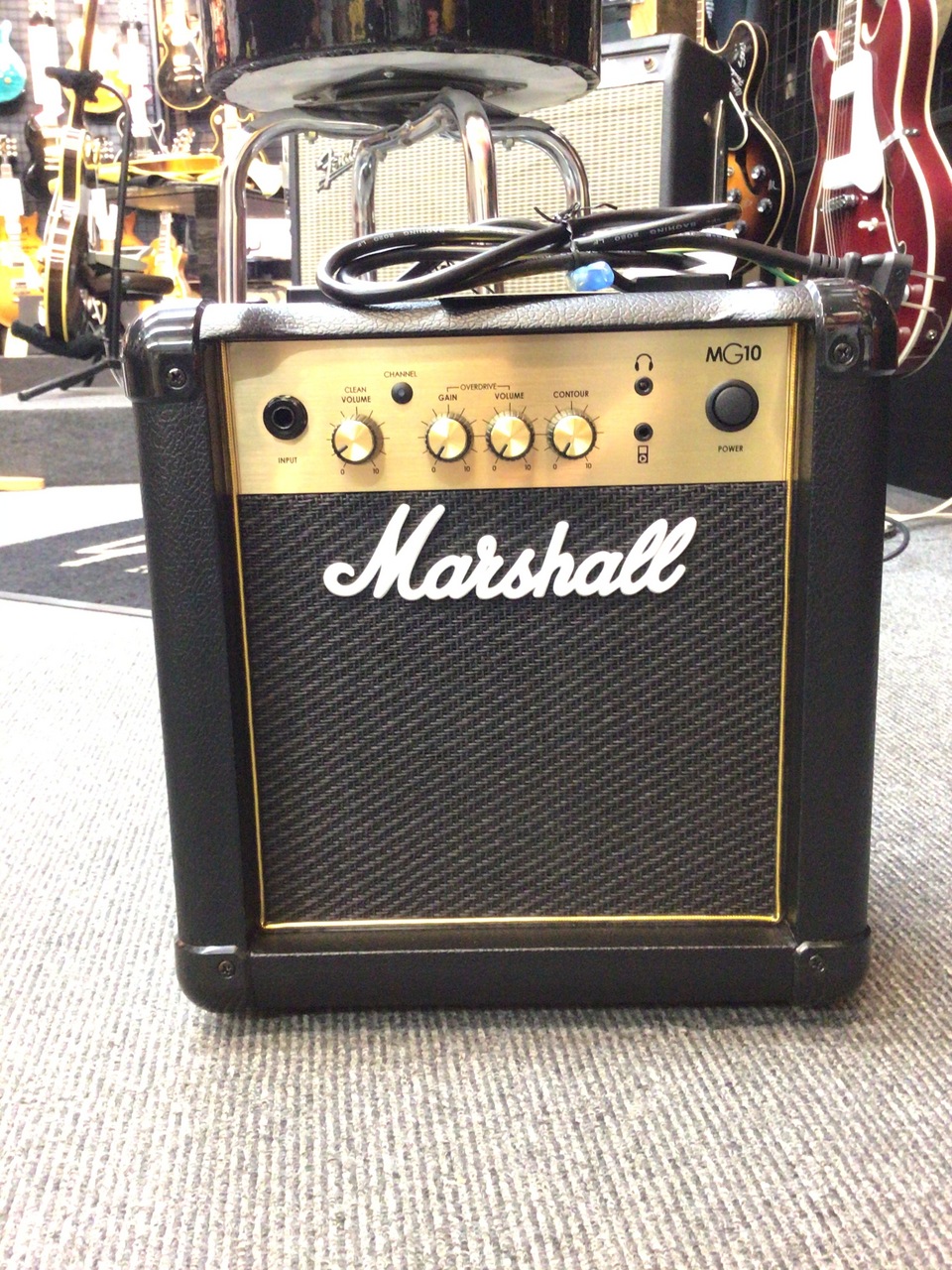 Marshall マーシャル MG10 GOLD ギターアンプ + 高音質ギターケーブル セット 《送料無料