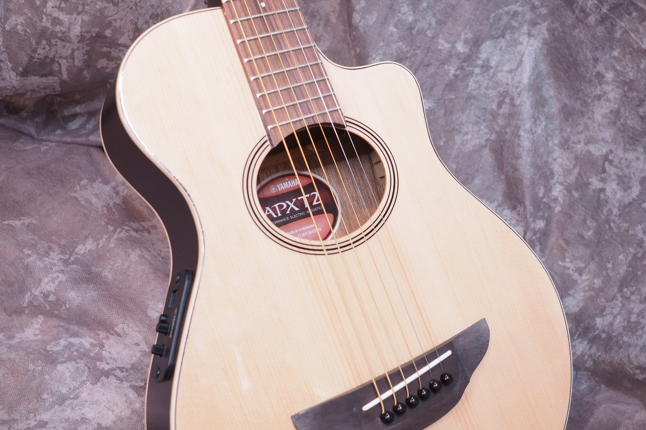 品質のいい YAMAHA APXT2 ピックアップ搭載中古 ミニアコースティックギター - アコースティックギター