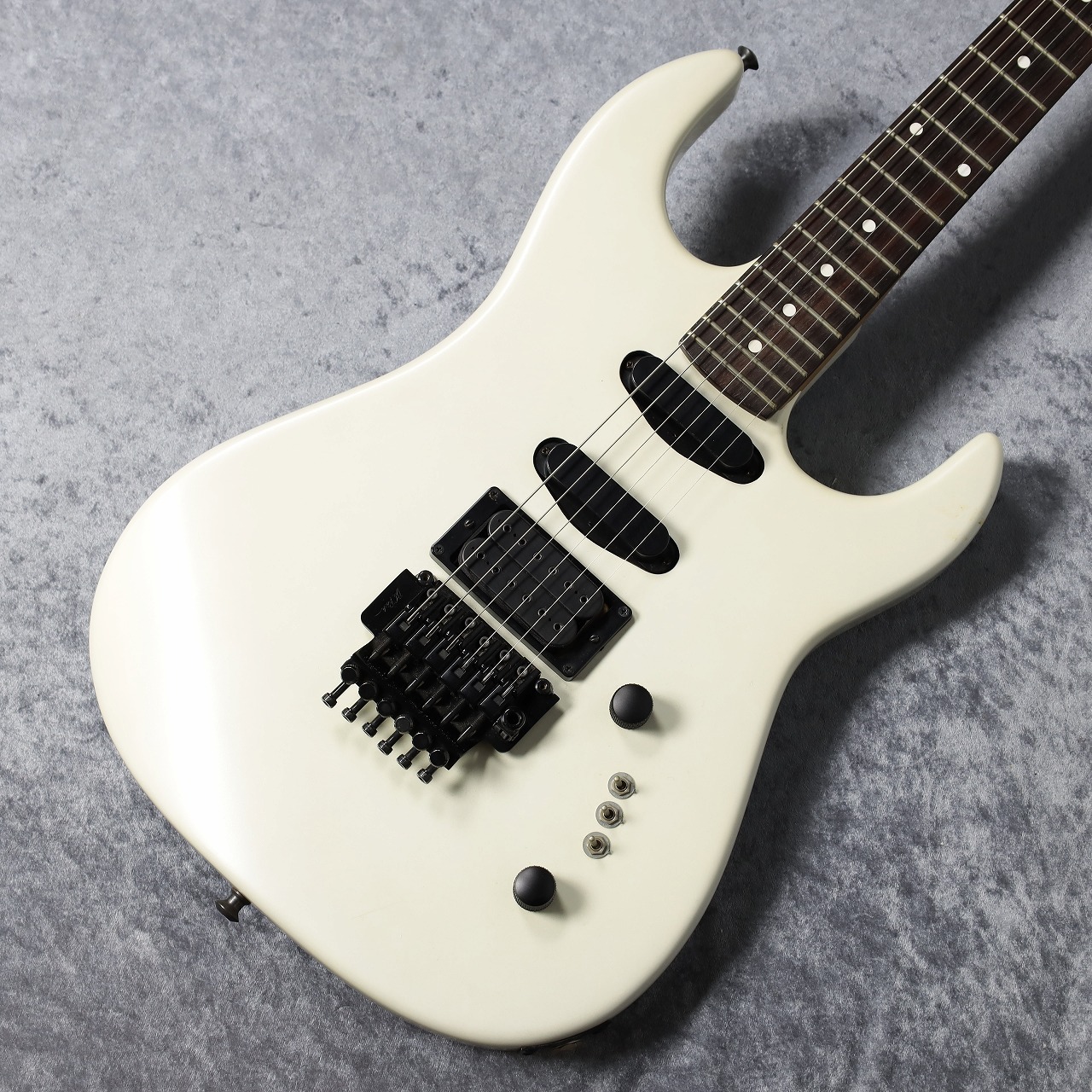 B.C.Rich USA ST-3（中古）【楽器検索デジマート】