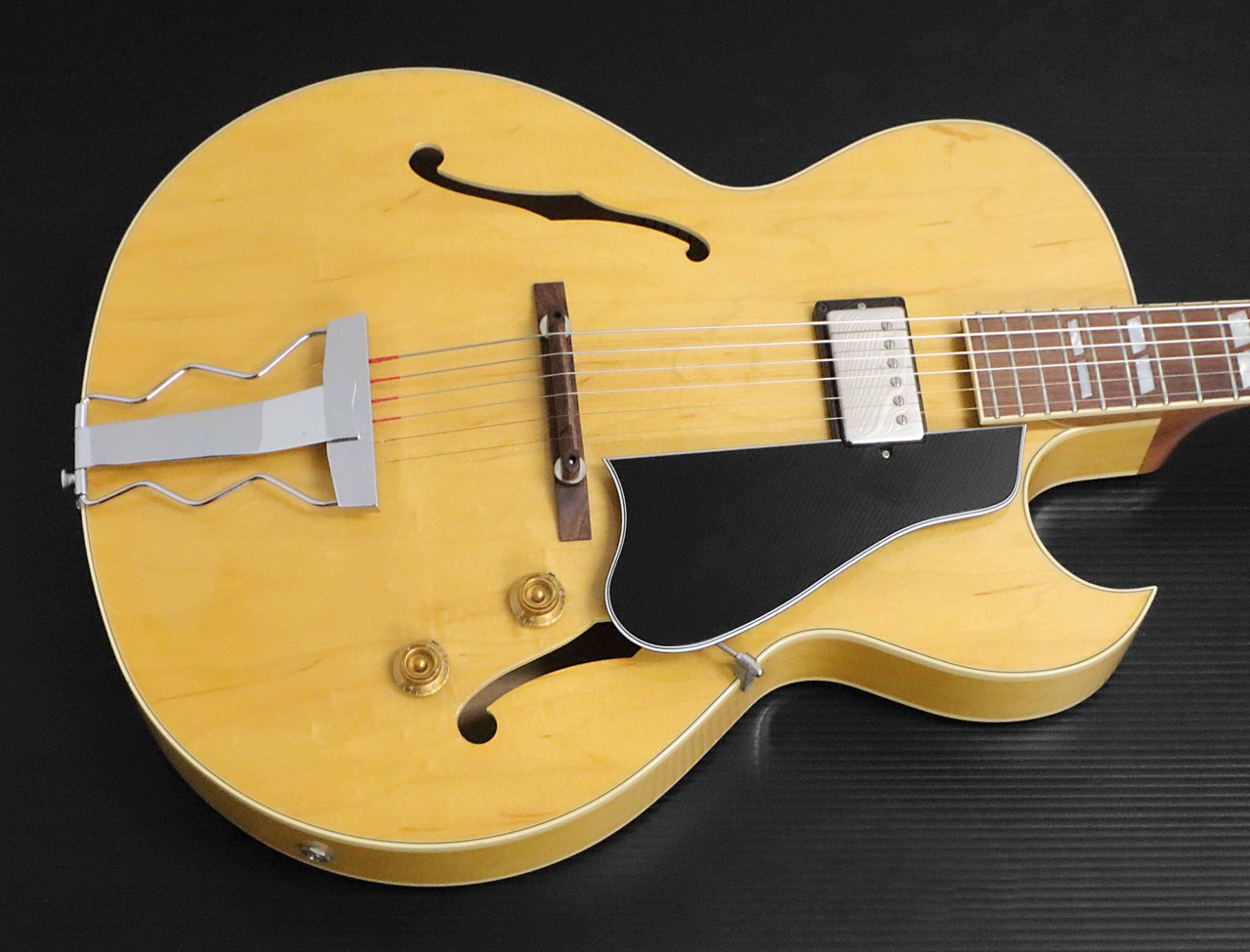 Archtop Tribute アーチトップトリビュート AT102 - 楽器/器材