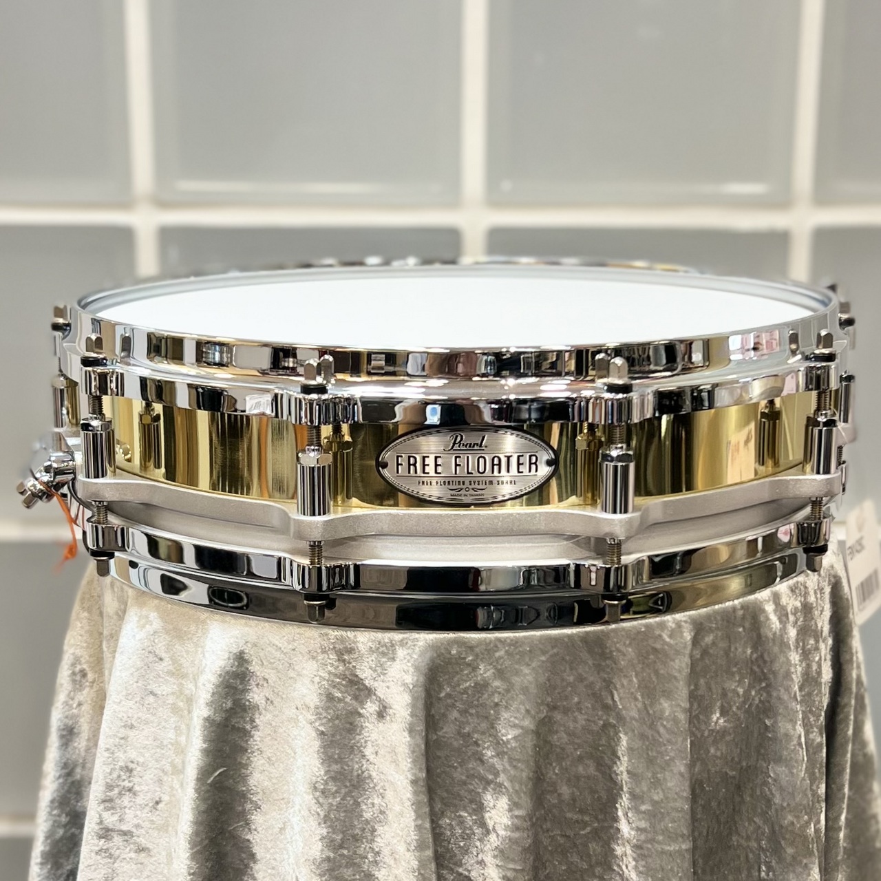 Buy Used Pearl 3.5X14 Brass Free Floater Snare Drum