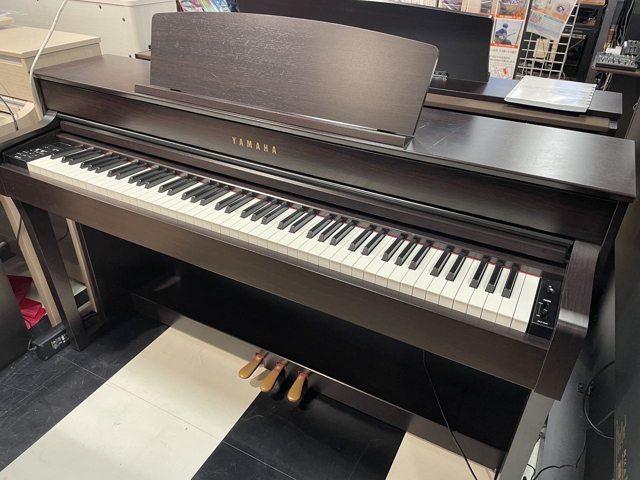 セール 登場から人気沸騰 電子ピアノ YAMAHA CLP-645R美品 ヤマハ 鍵盤楽器