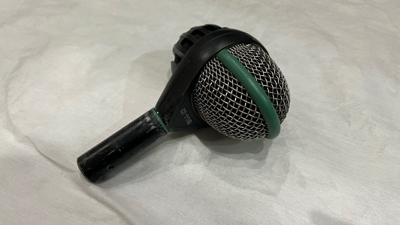 AKG D112◇バスドラム用ダイナミックマイクロホン【中古】（中古