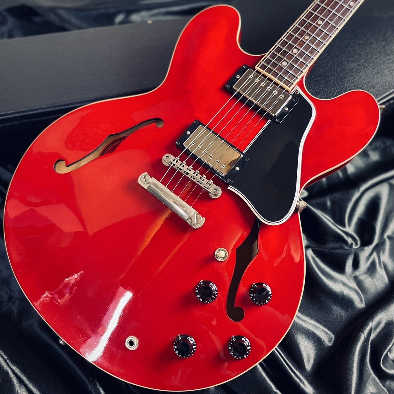 gibson 335 cherry red