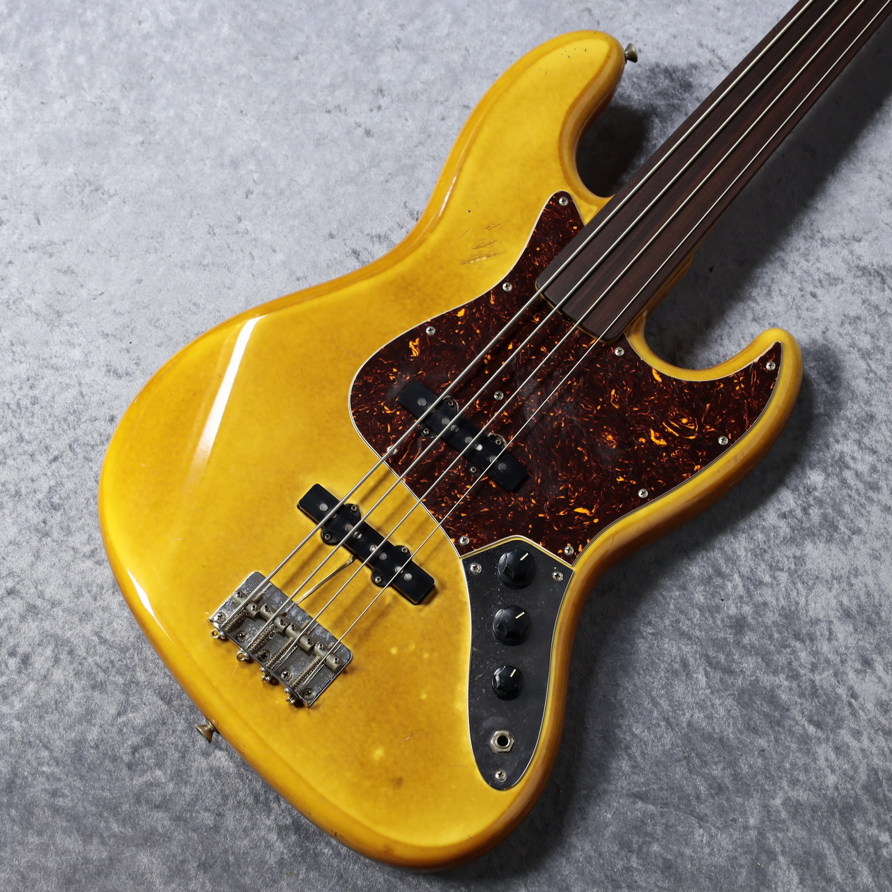 fender japan JB62 Eシリアル-