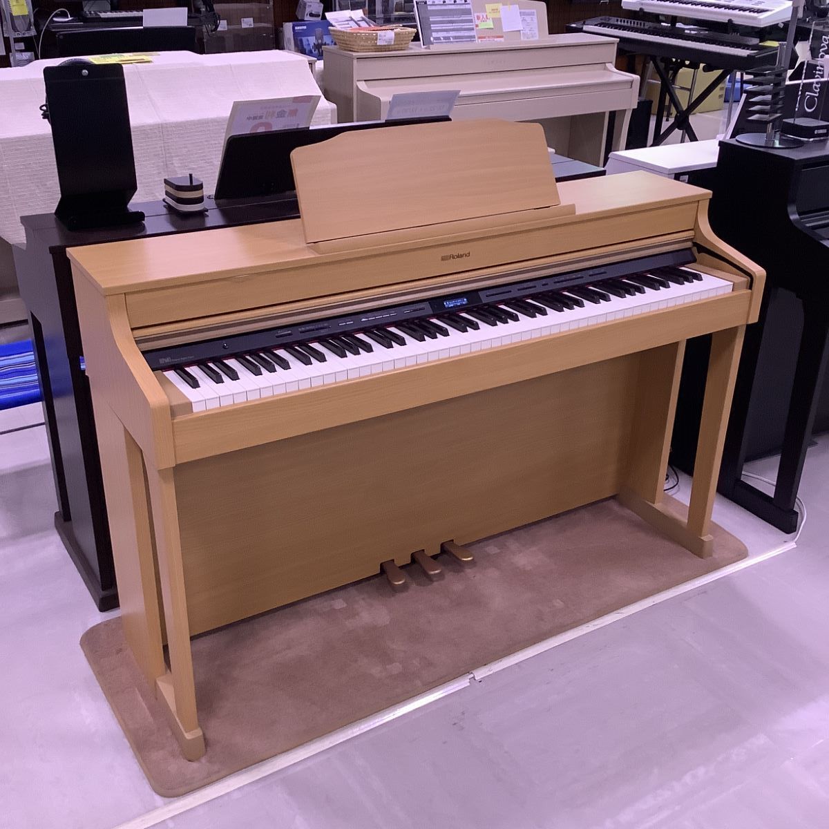 Roland電子ピアノ 白 ︎値引き交渉可︎ - 鍵盤楽器、ピアノ